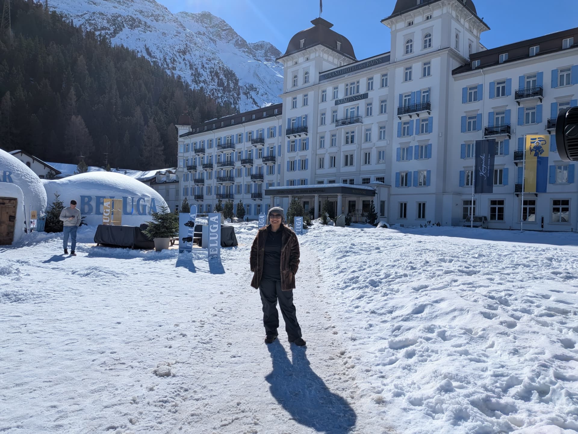 Shaili in the snow in the Engadin